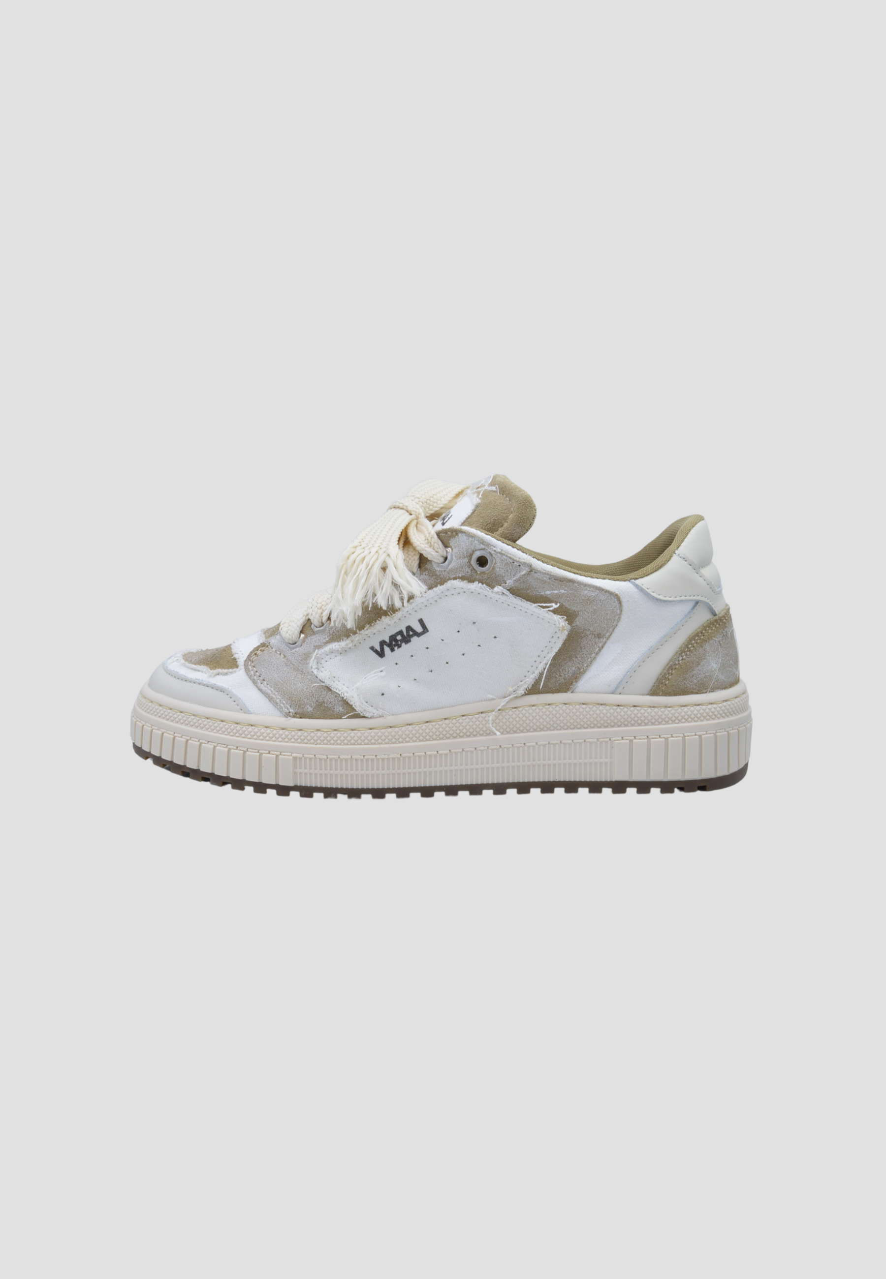 LARYV Glitch Low // White-Sand