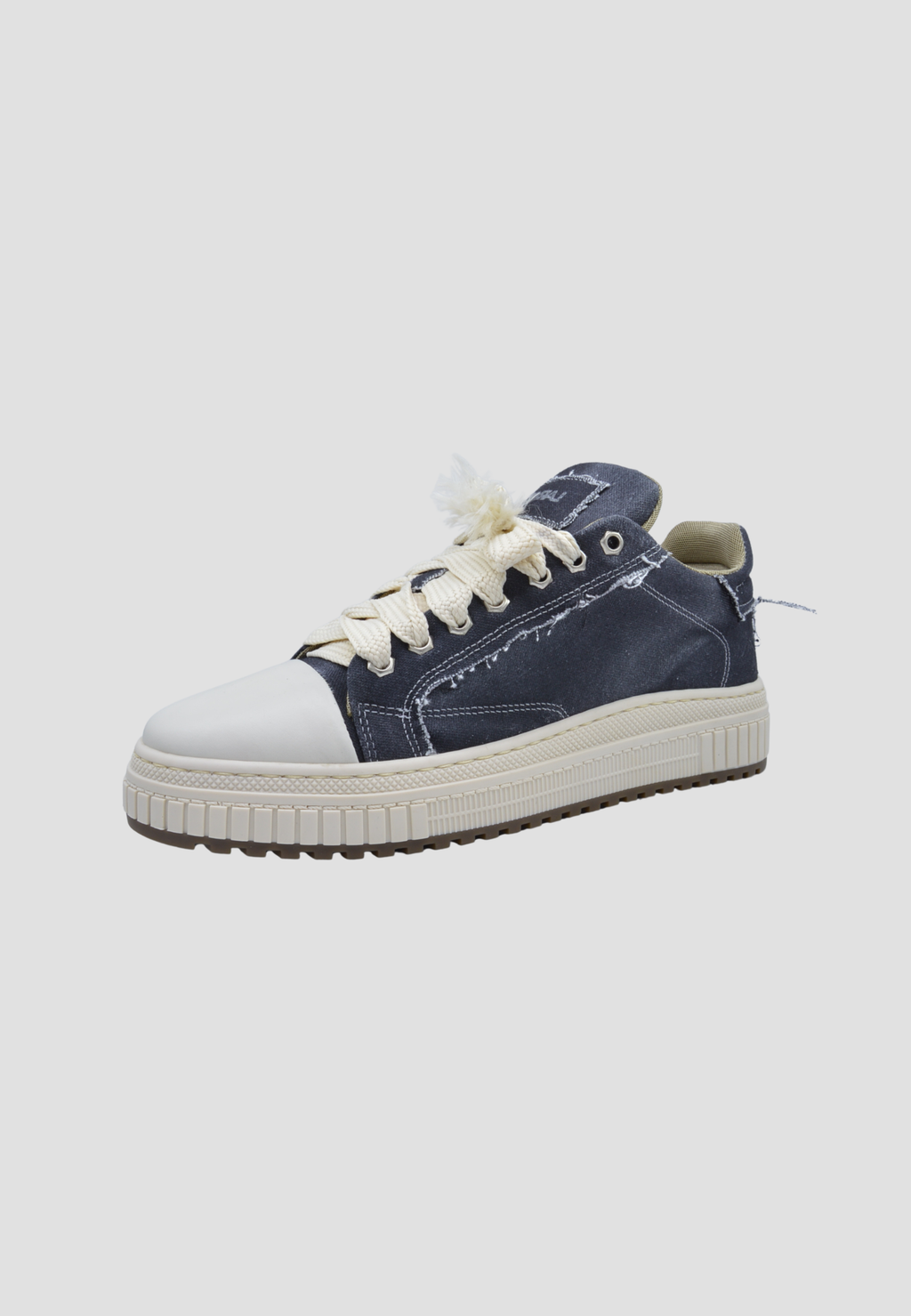 LARYV Raw low - Black