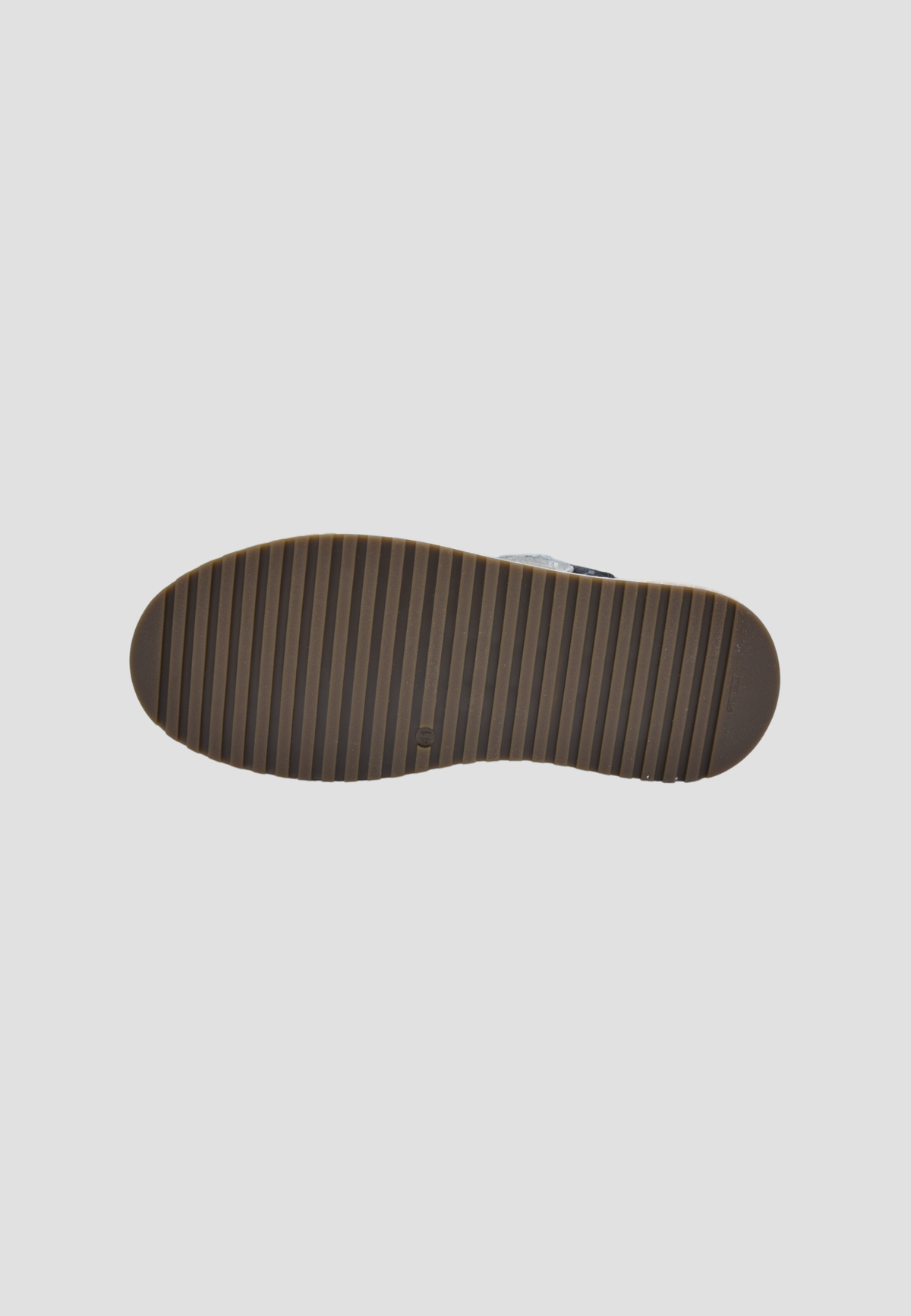 LARYV Glitch Low // Sand-brown
